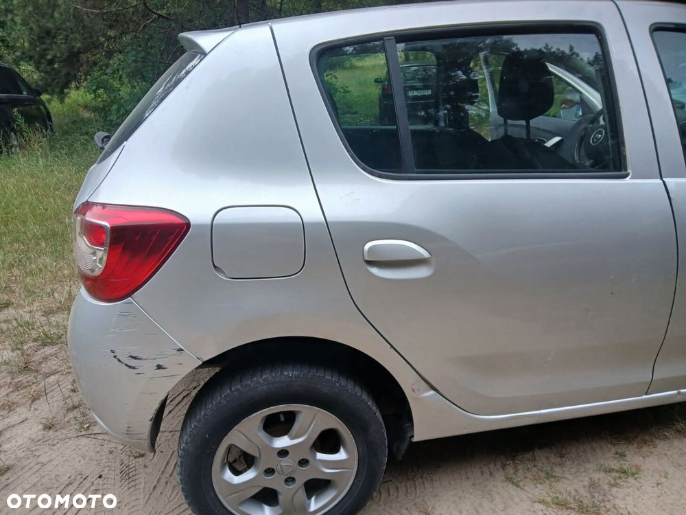 Dacia Sandero 1.2 16V Celebration - 8