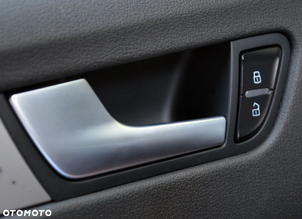 Audi A4 Avant 2.0 TDI e DPF Ambiente - 17