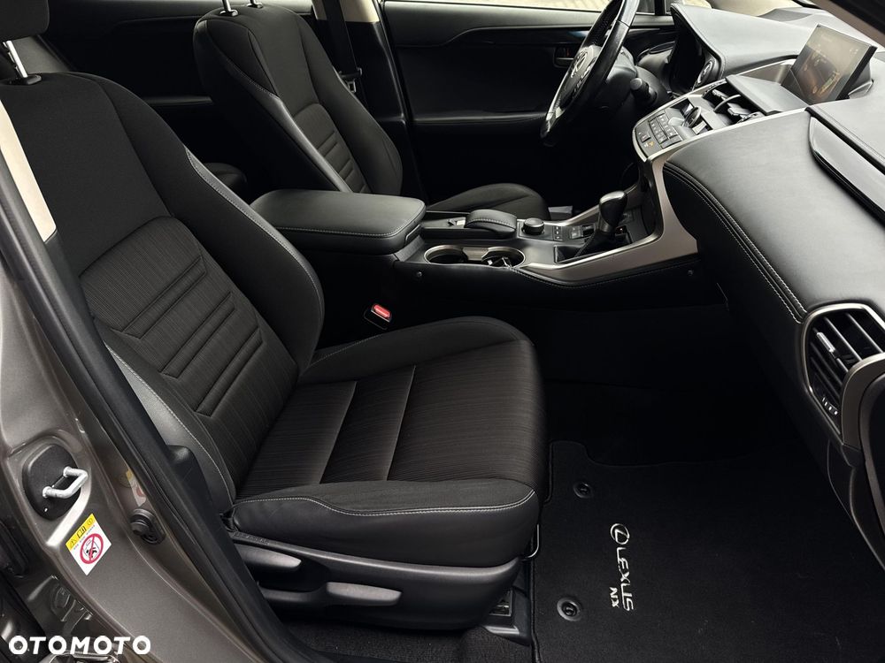 Lexus NX 300h Elite 2WD - 14