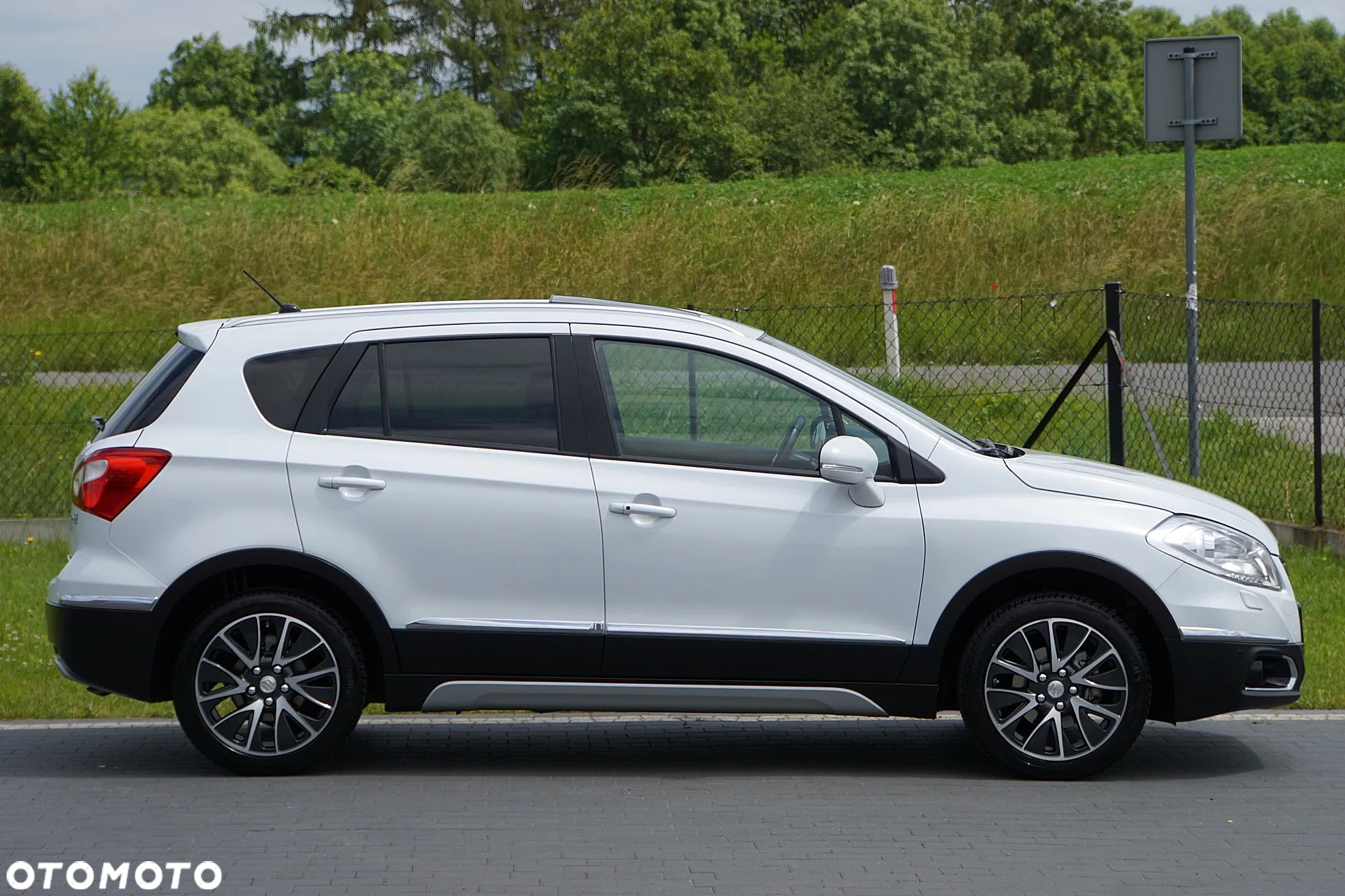Suzuki SX4 S-Cross 1.6 VVT 4x4 limited+ - 8