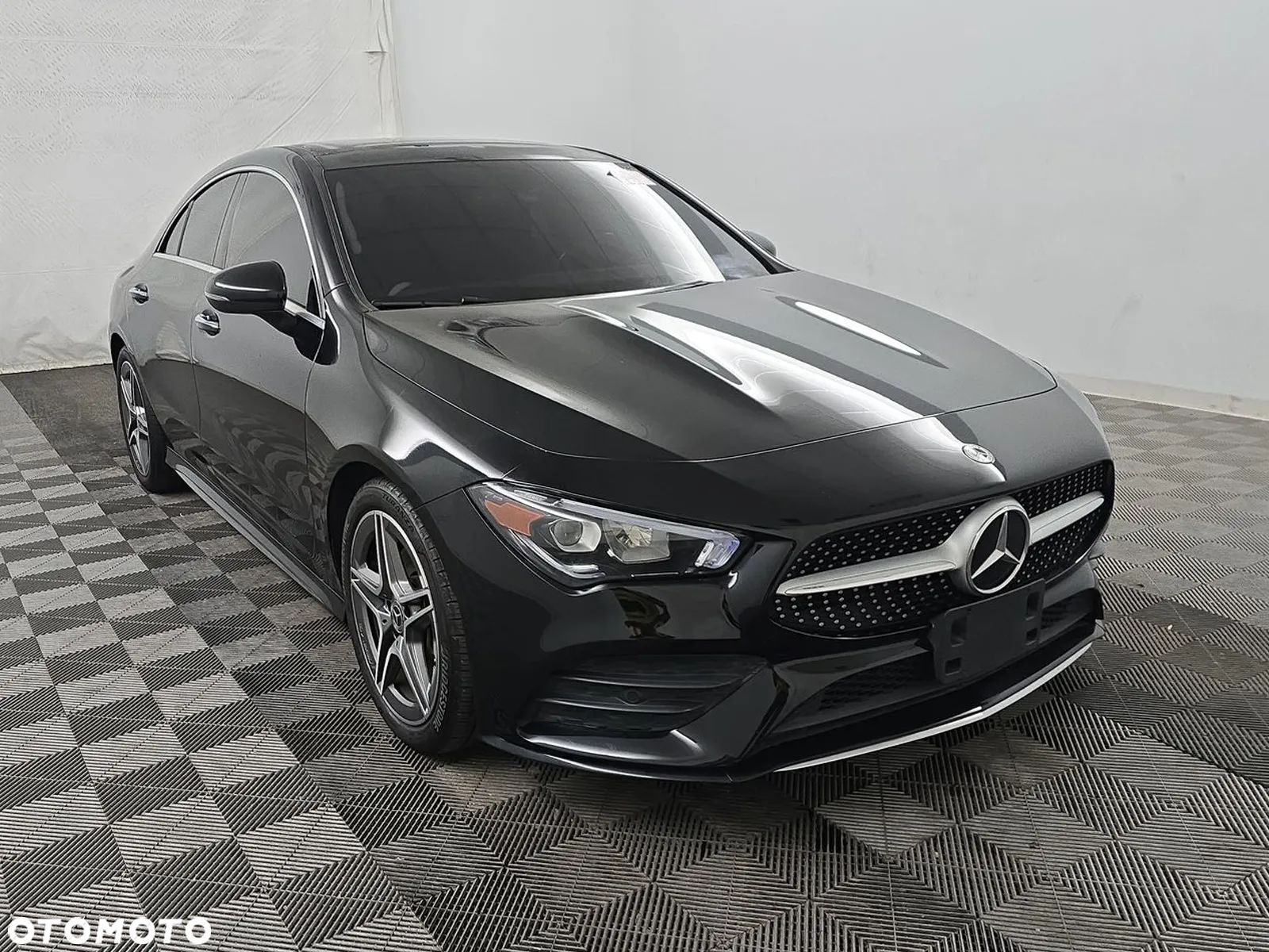 Mercedes-Benz CLA - 1