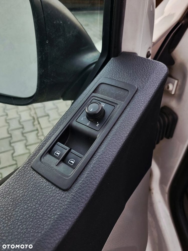 Volkswagen Transporter L2H2 - 12