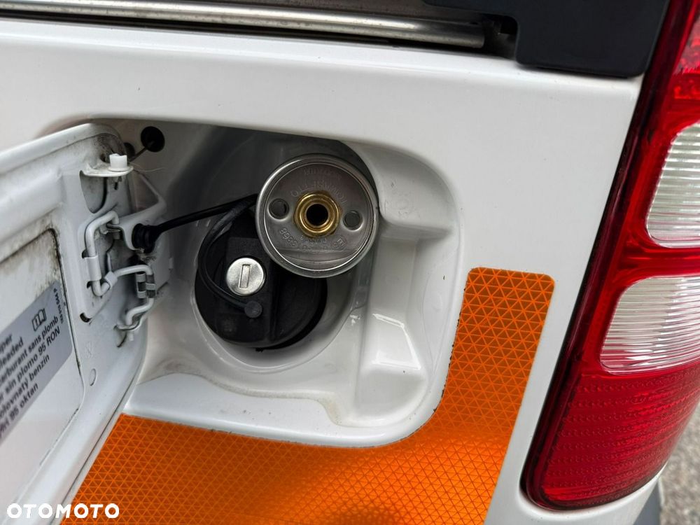 Volkswagen Caddy - 32