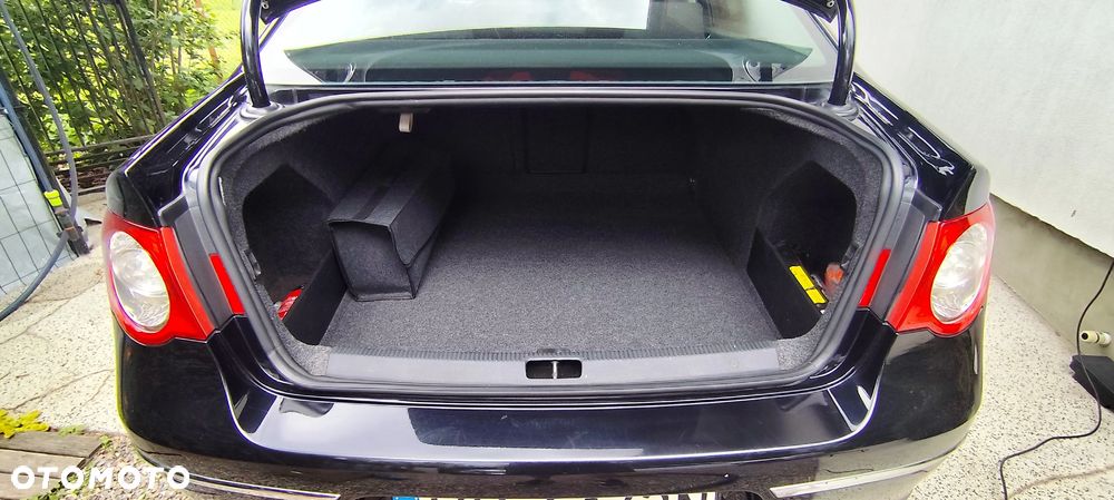 Volkswagen Passat 1.6 FSI Comfortline - 15
