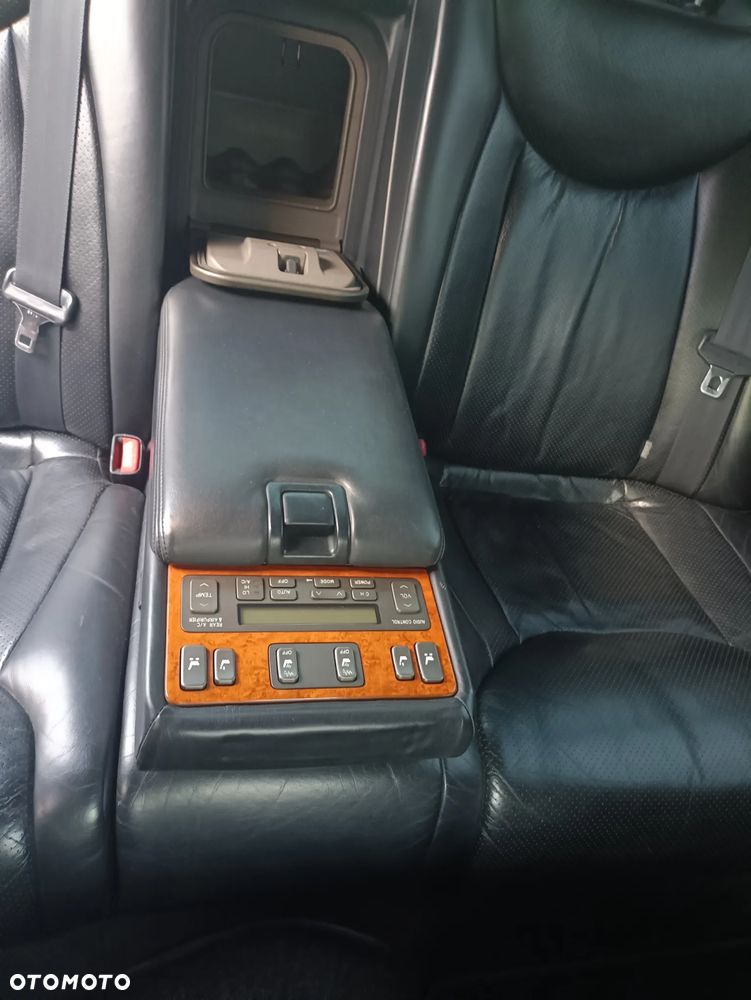 Lexus LS Prezydent - 9