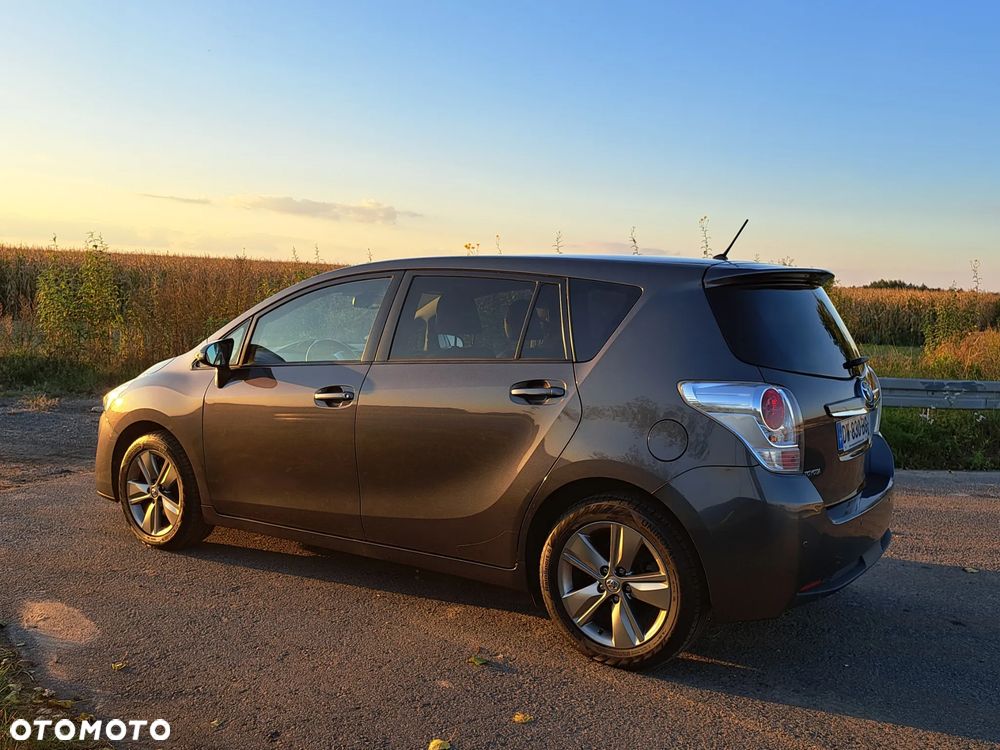 Toyota Verso 1.6 D-4D Prestige - 33