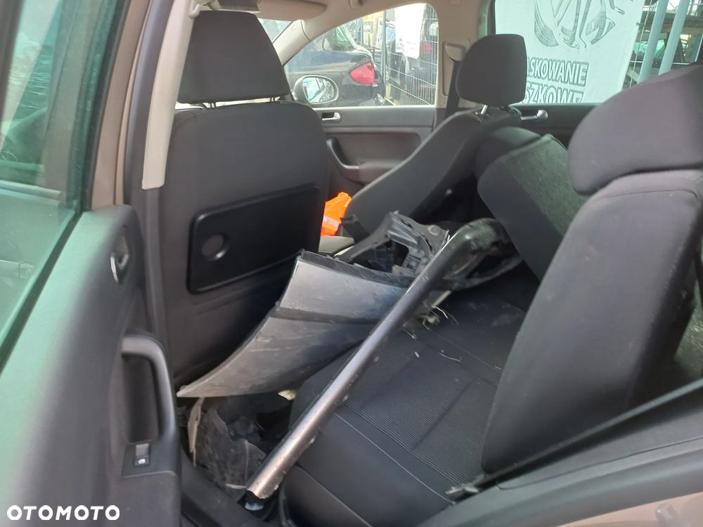 VW GOLF + 1.6 TDI o oznaczeniu CAY ze skrzynią automatyczną - 7