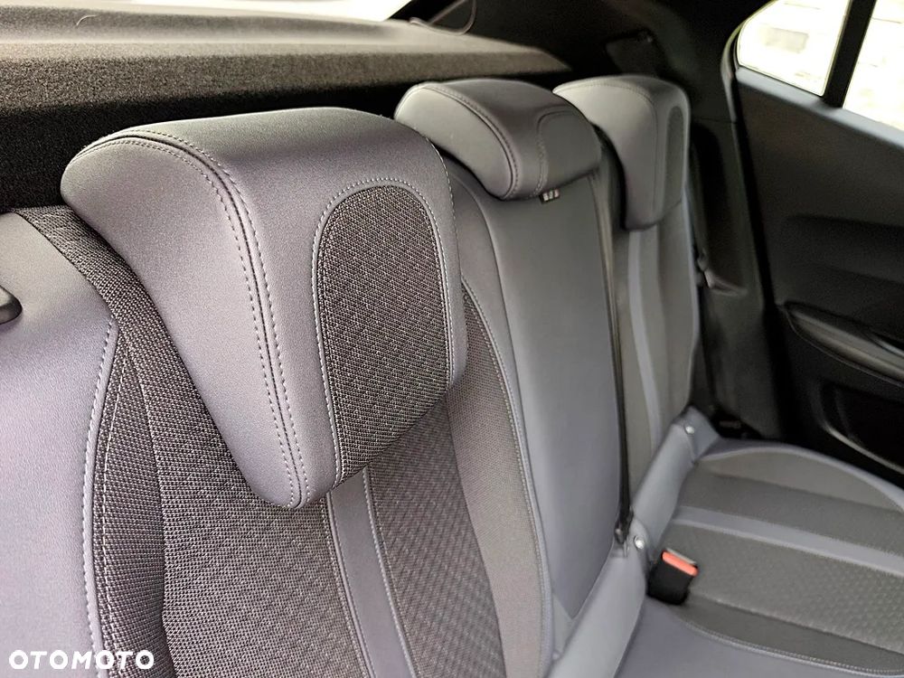 Peugeot 2008 PureTech 130 EAT8 Active Pack - 24