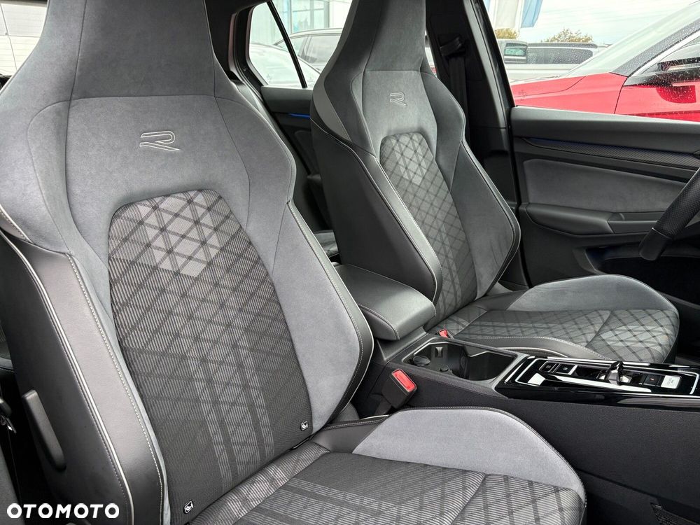Volkswagen Golf - 18