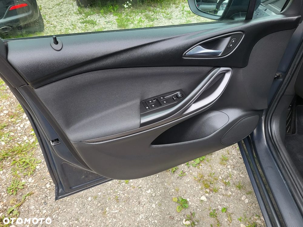 Opel Astra 1.4 Turbo Innovation - 11