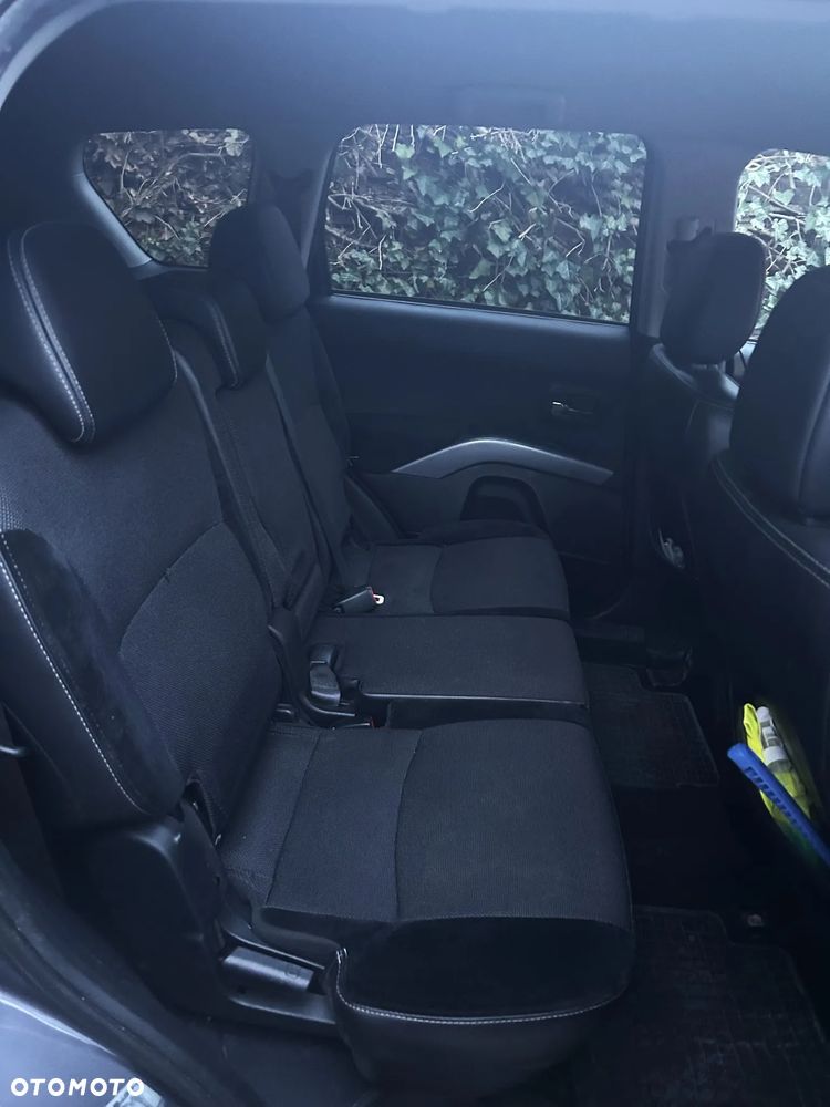Mitsubishi Outlander 2.0 Intense 2WD - 10