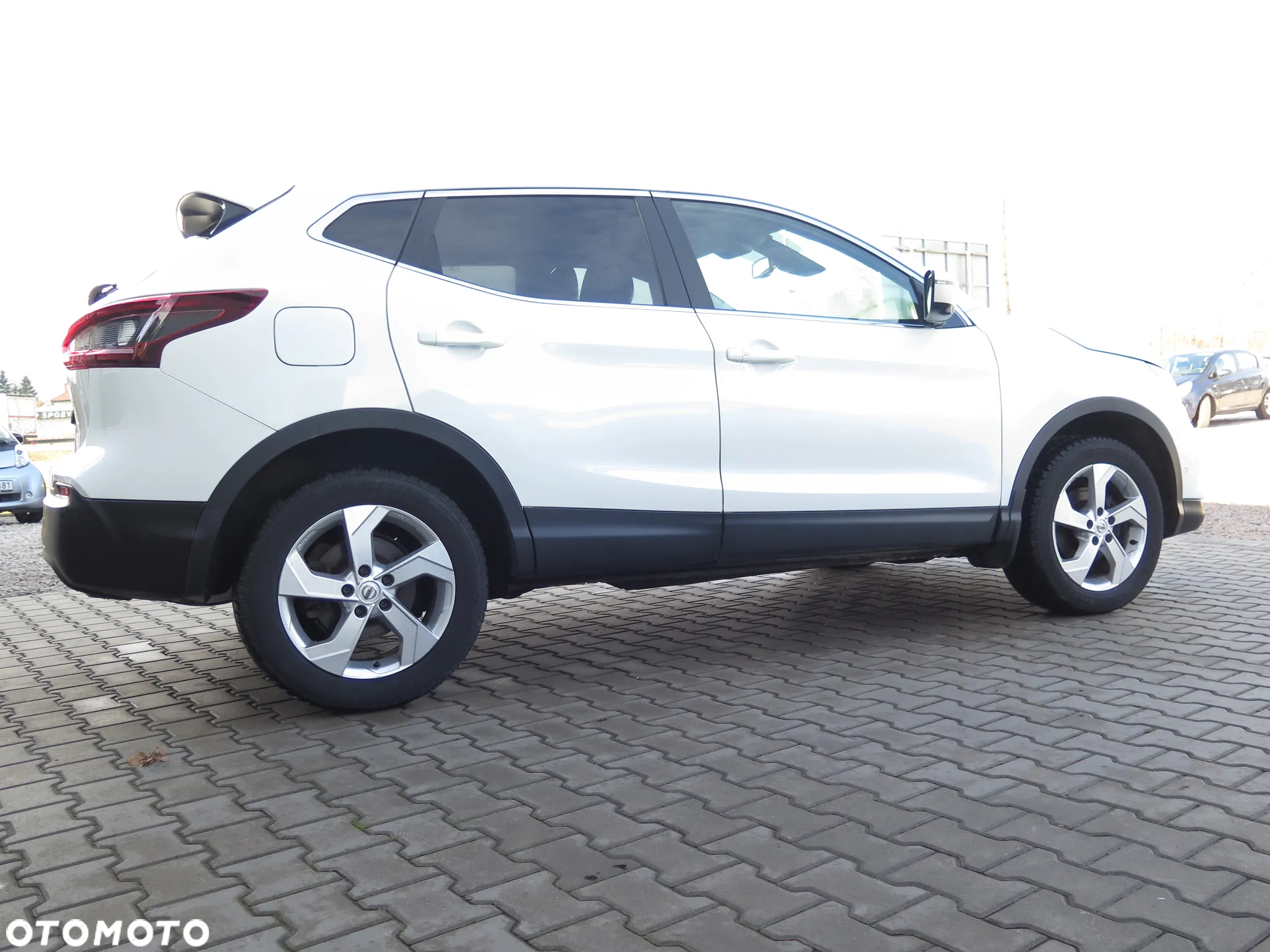 Nissan Qashqai 1.3 DIG-T Visia - 9