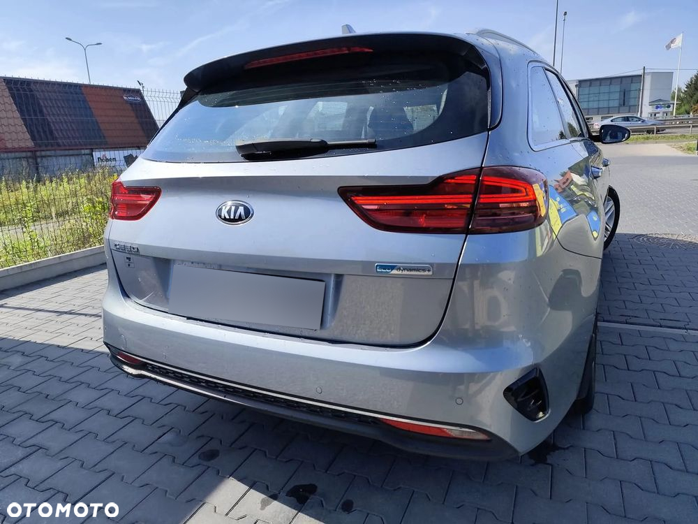 Kia Ceed 1.6 CRDi SCR L - 10