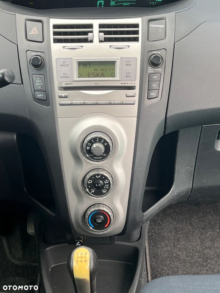 Toyota Yaris 1.0 Terra A/C - 13