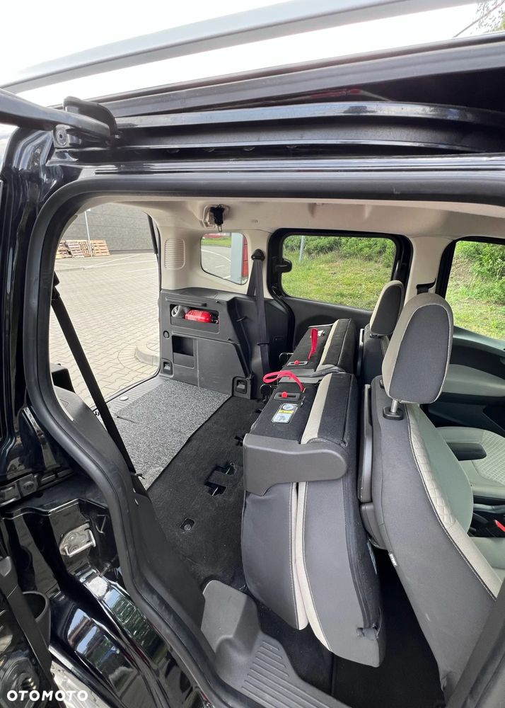 Ford Tourneo Courier 1.0 EcoBoost Titanium - 12
