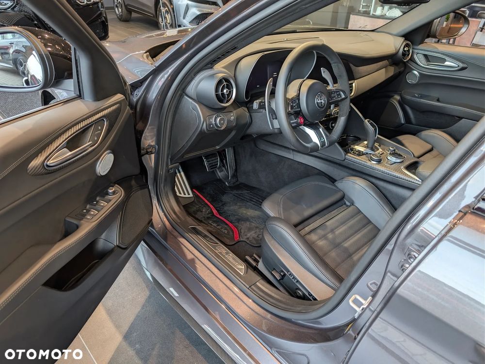 Alfa Romeo Giulia - 7