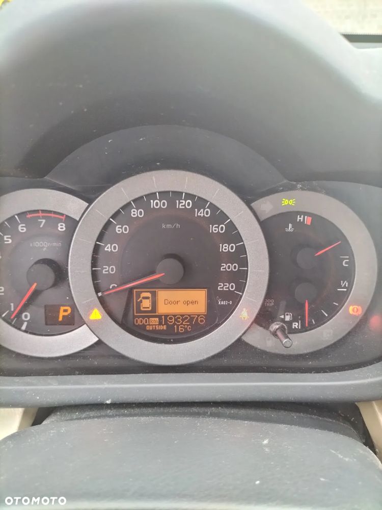 Toyota RAV4 - 6