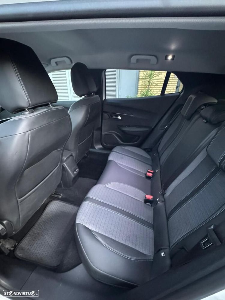 Peugeot e-2008 50 kWh Allure Pack - 12