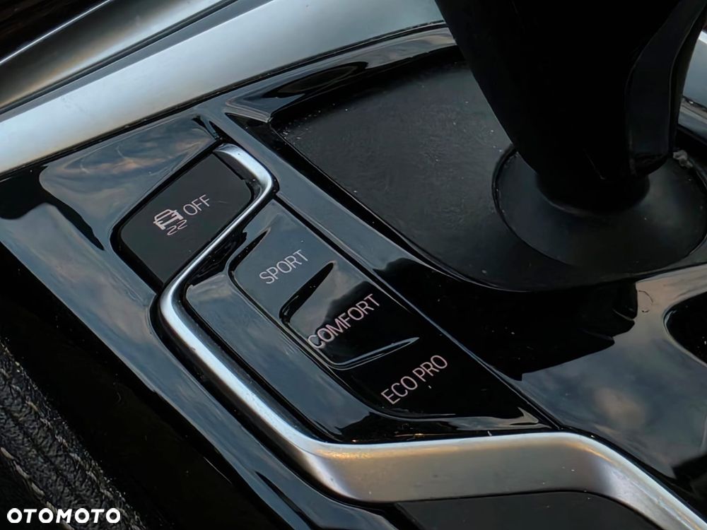 BMW Seria 5 520d xDrive Luxury Line - 17