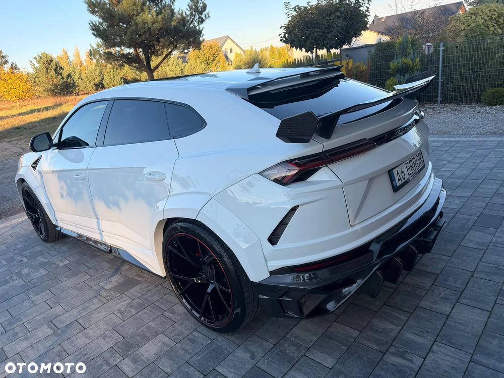 Lamborghini Urus Standard - 3