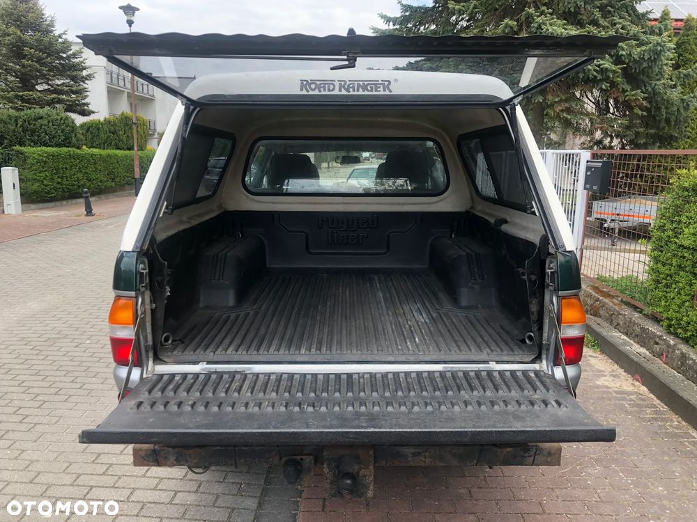 Mitsubishi L200 2.5 TDI GL 4WD DoubleCab - 11