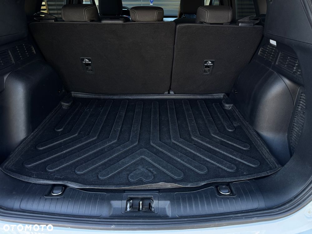 Ford Kuga 2.5 FHEV FWD Titanium - 38