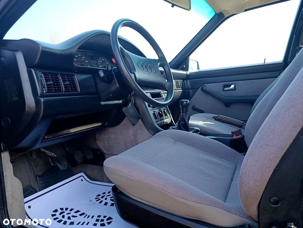 Audi 100 2.0 E - 23