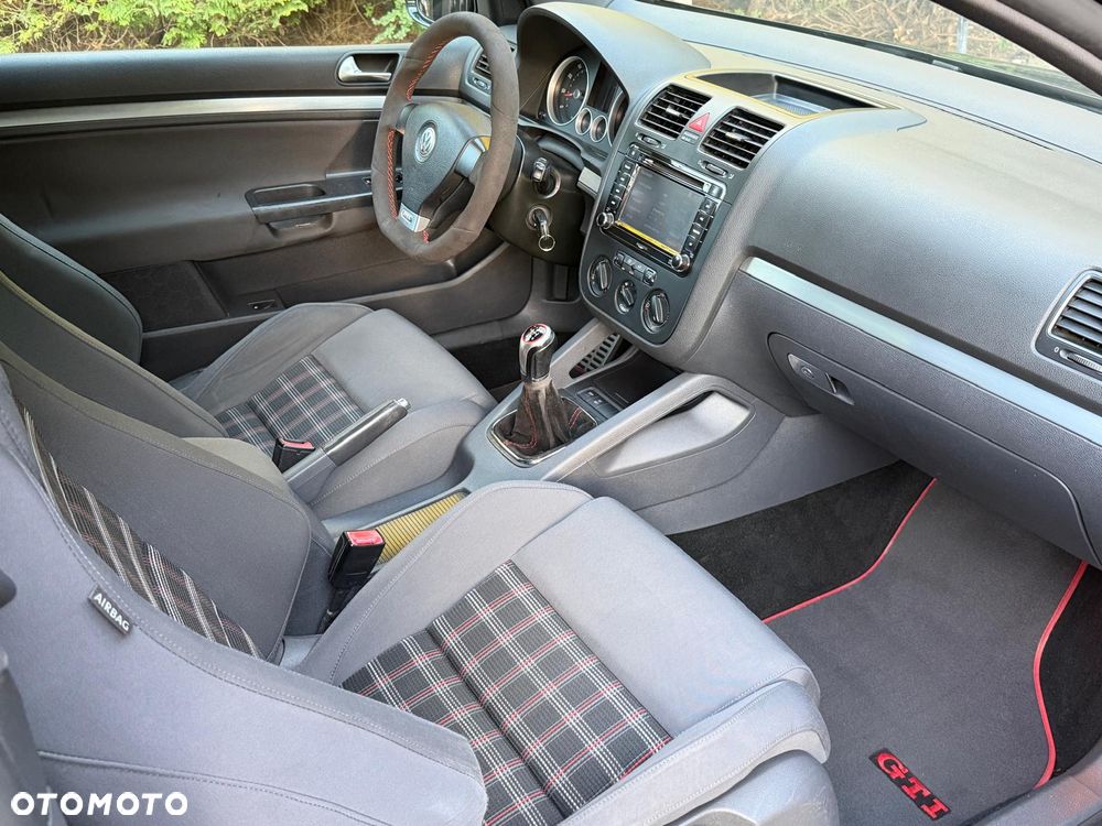 Volkswagen Golf 2.0 GTI - 27