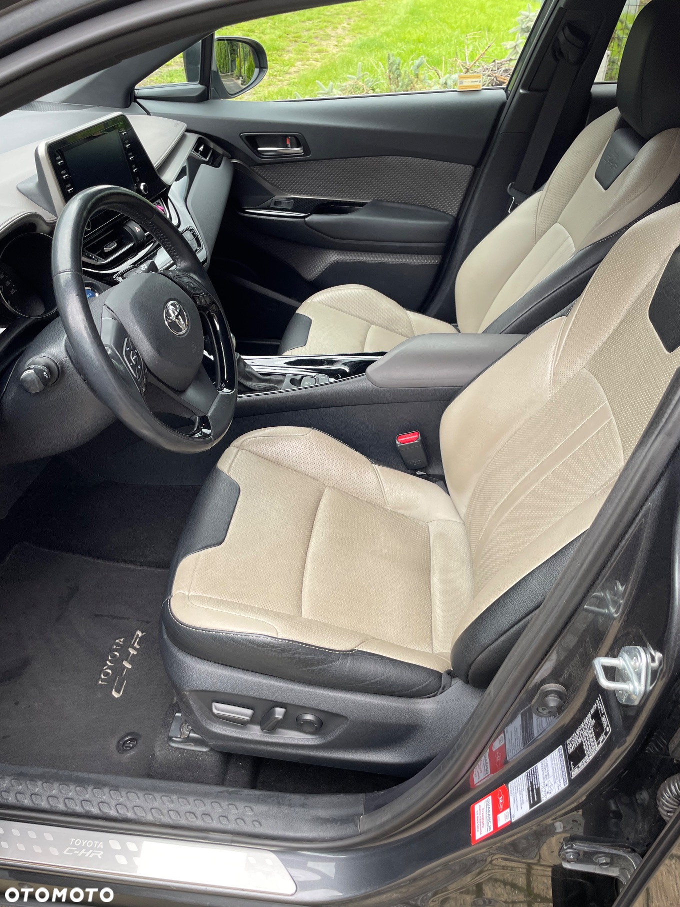 Toyota C-HR 2.0 Hybrid Executive - 4