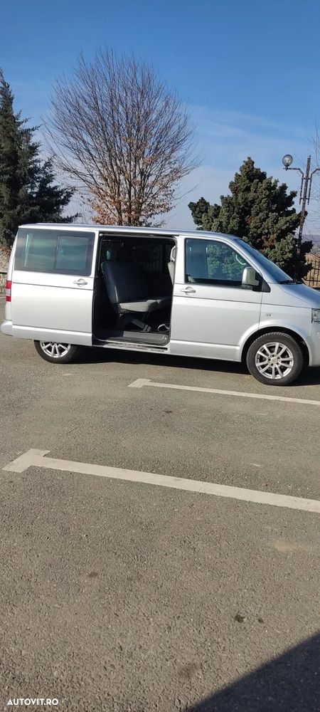 Volkswagen Caravelle - 2