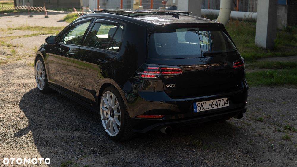 Volkswagen Golf GTI (BlueMotion Technology) Performance - 2