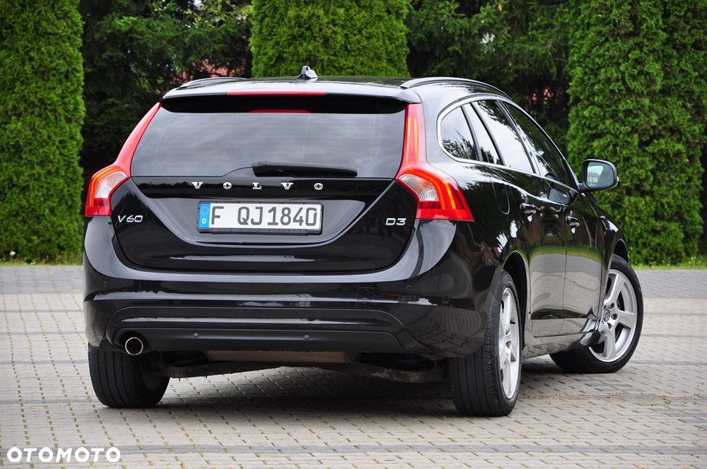 Volvo V60 D3 Geartronic Summum - 15