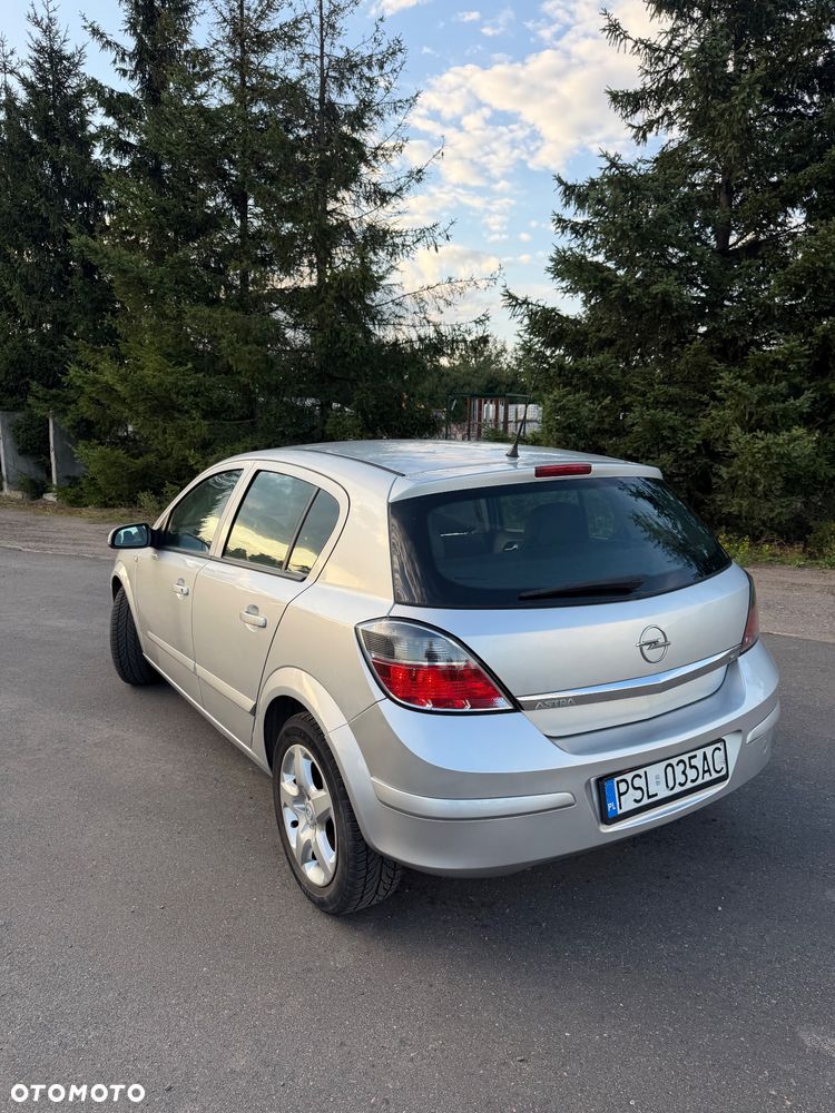 Opel Astra 1.6 Easytronic NAVI - 3