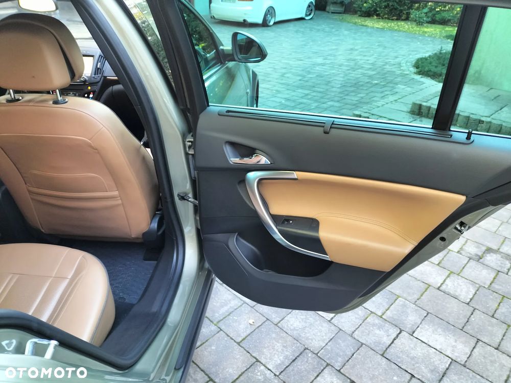 Opel Insignia CT 2.0 T 4x4 EU6 - 21