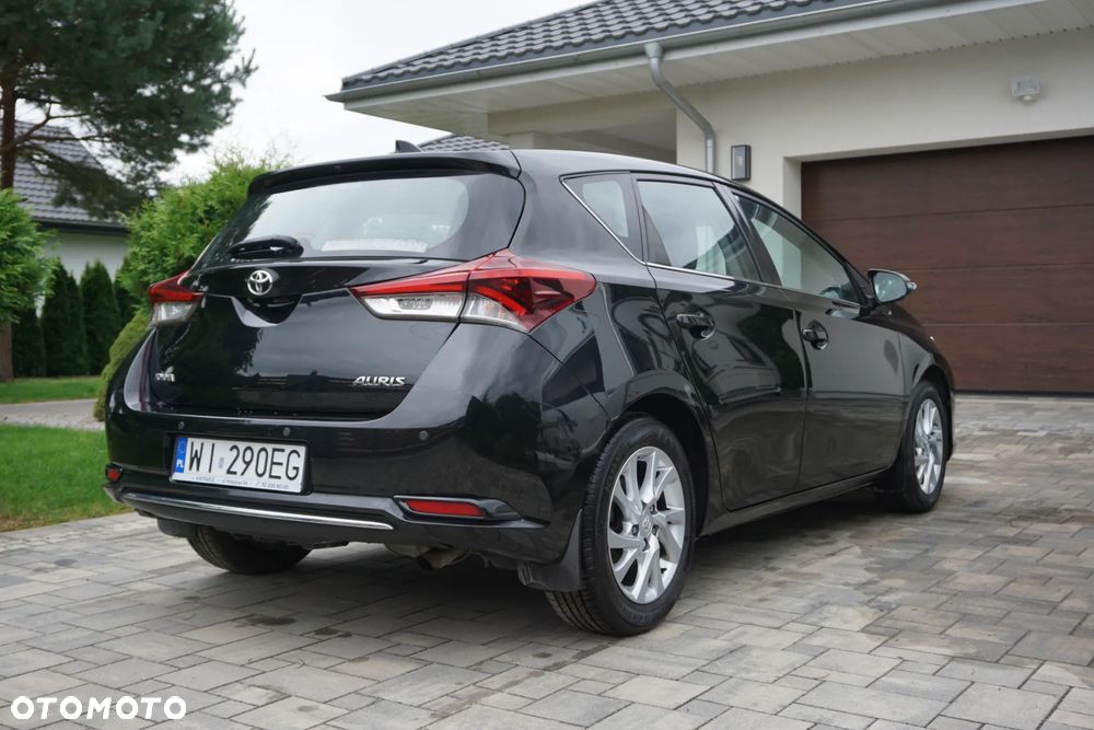 Toyota Auris 1.6 Prestige - 12