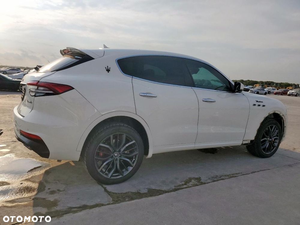 Maserati Levante - 11