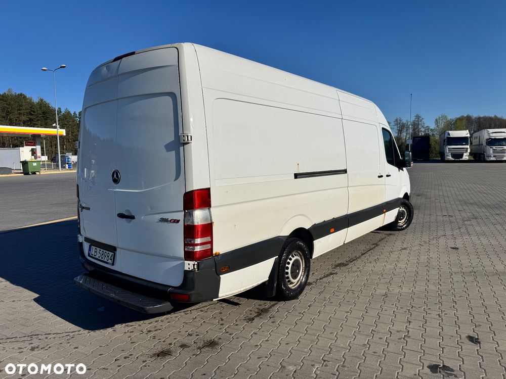 Mercedes-Benz Sprinter - 2