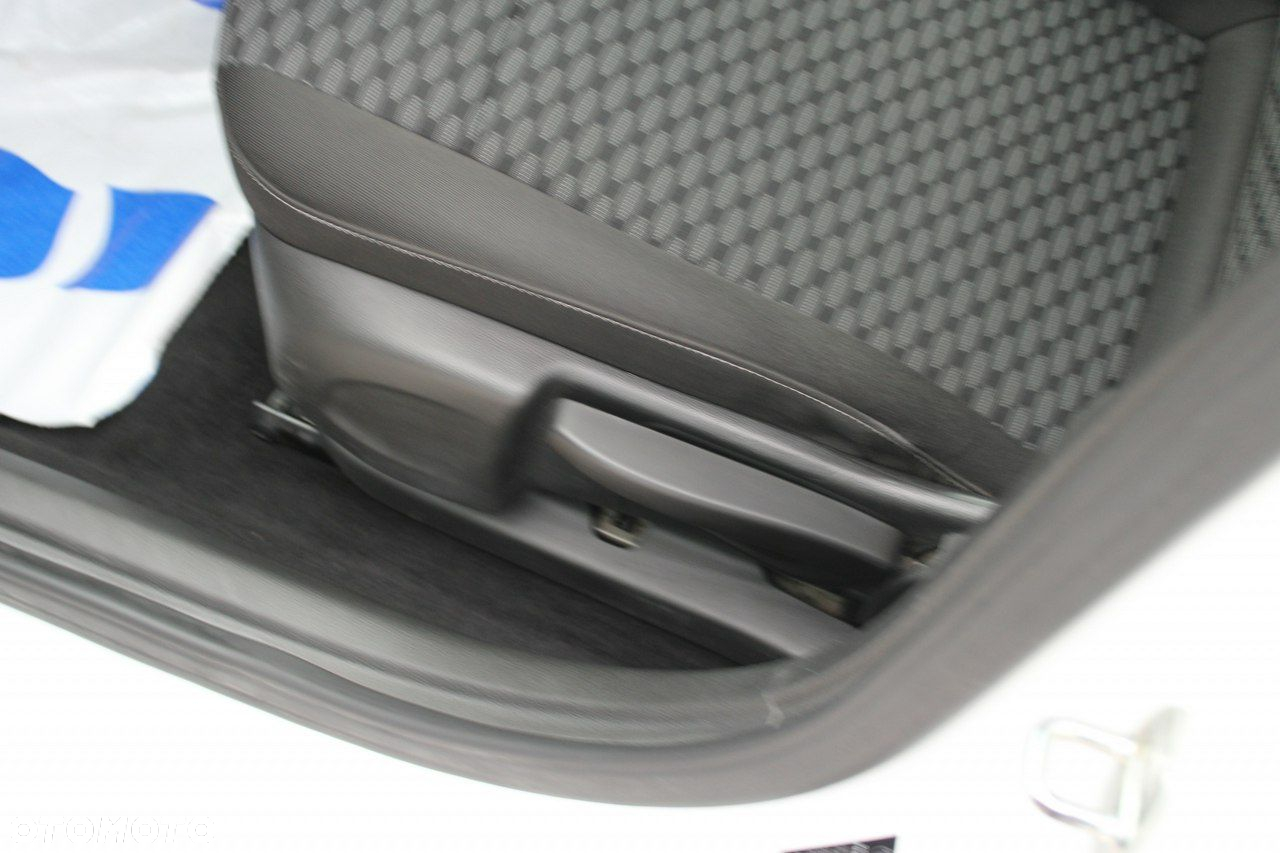 Opel Astra - 16