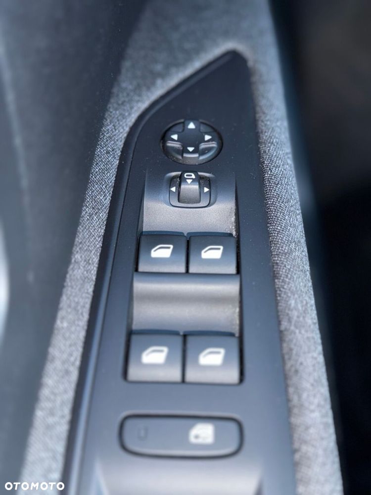 Peugeot 3008 1.5 BlueHDi Active Pack S&S EAT8 - 26