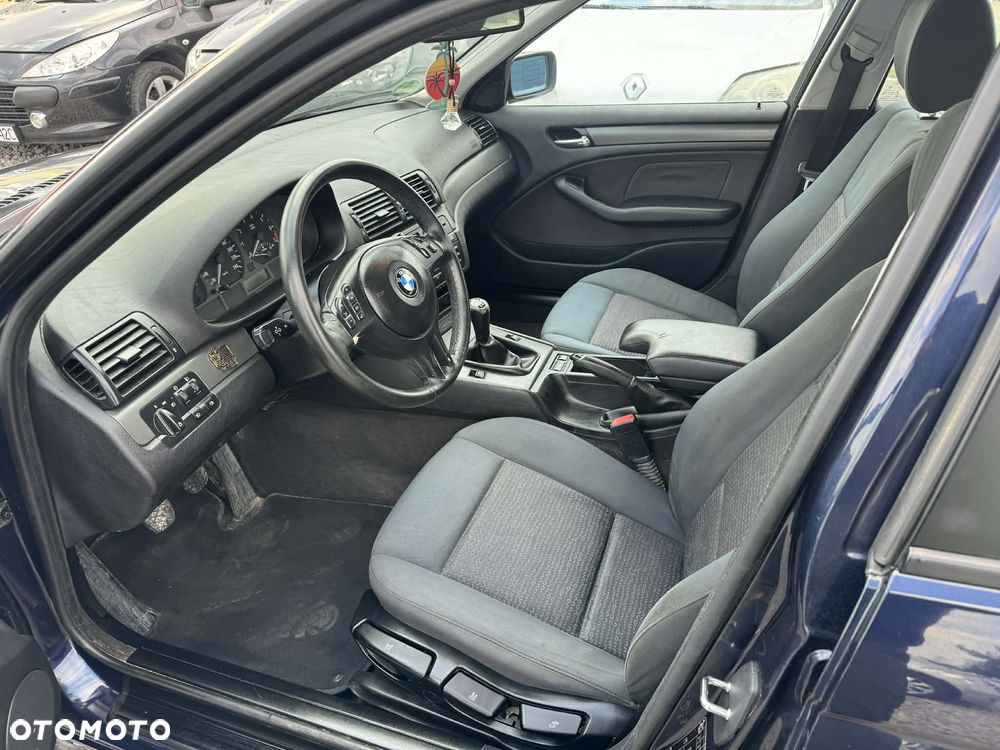 BMW Seria 3 318i - 10