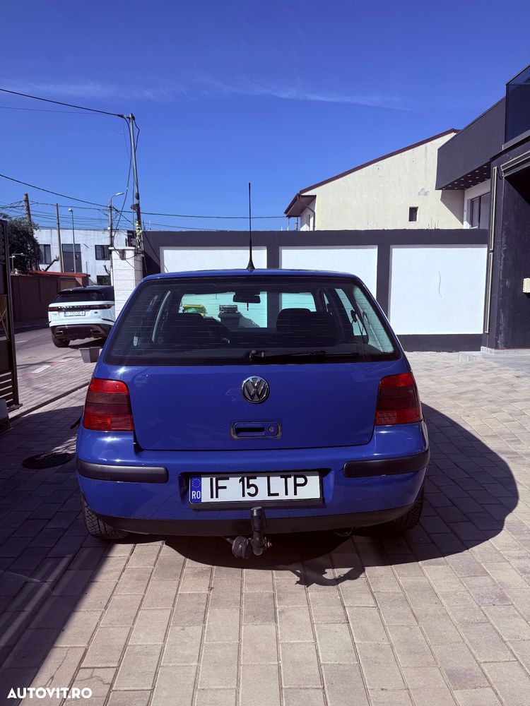 Volkswagen Golf - 3
