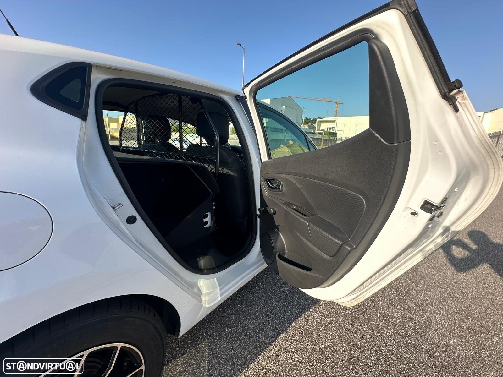 Renault Clio Van 1.5 dCi 75cv - 11