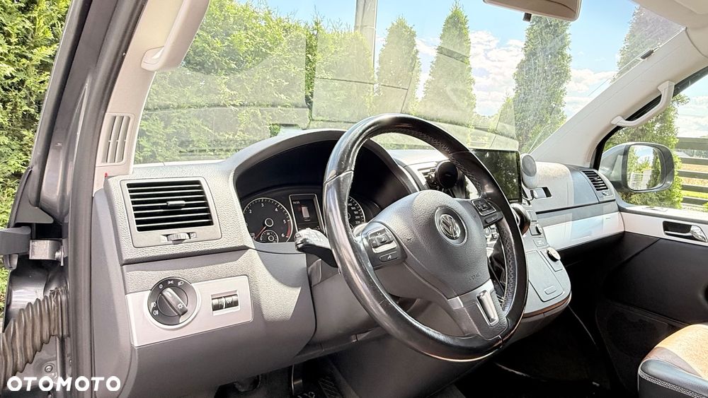 Volkswagen Multivan - 13