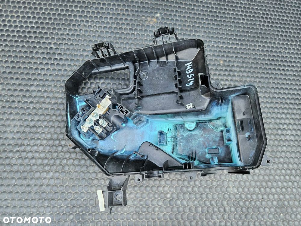 Obudowa Oslona Skrzynka Bezpiecznikow Pokrywa Uszczelka Komputer Sterownik Silnika Europa Audi A6 C6 - 22