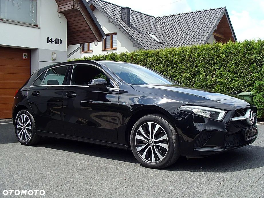Mercedes-Benz Klasa A 250 e PHEV Progressive 8G-DCT - 32