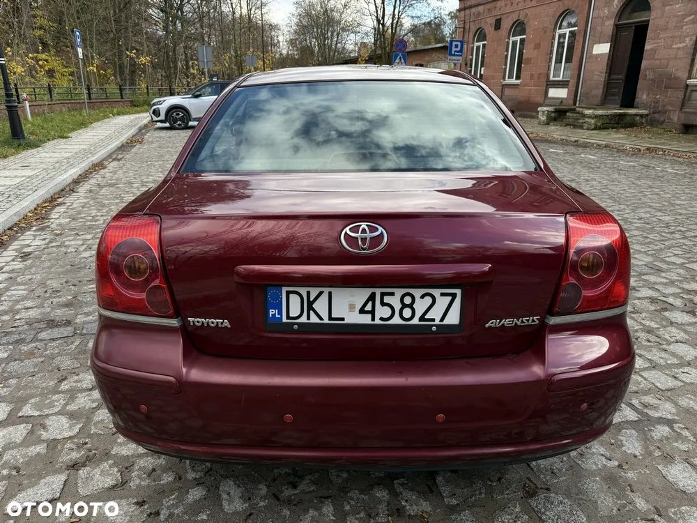 Toyota Avensis 1.8 VVT-i Sol - 9