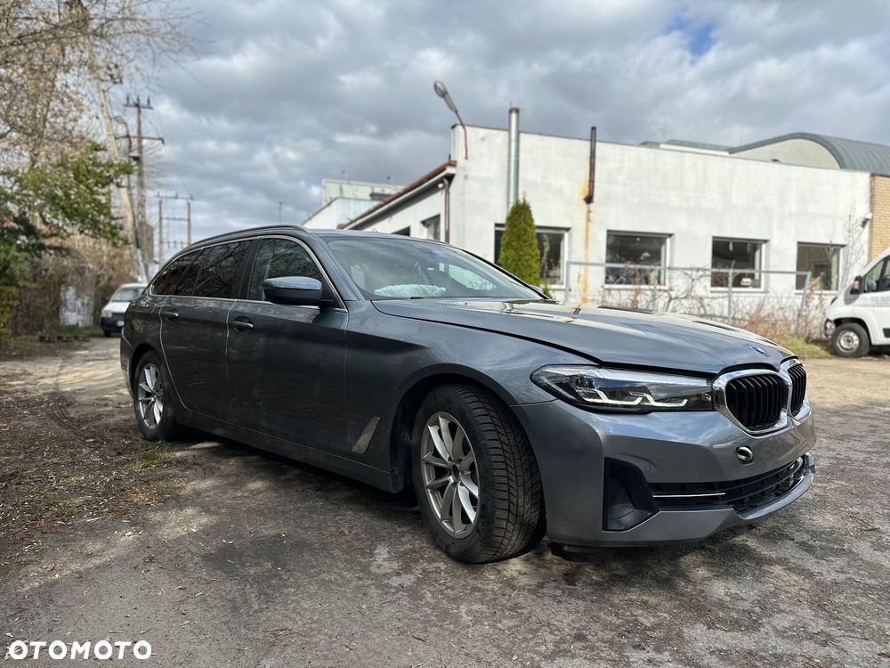 BMW Seria 5 520i mHEV - 10