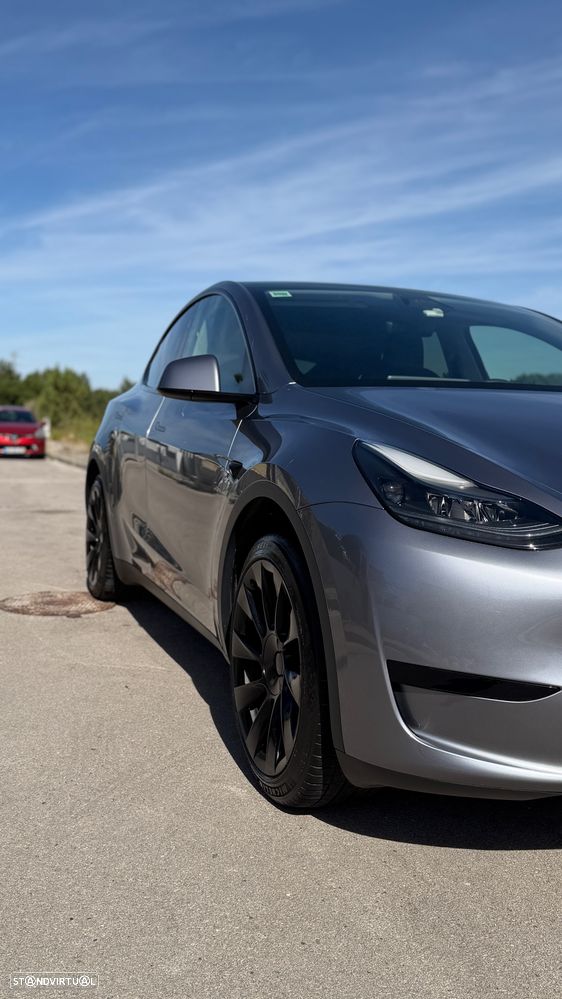 Tesla Model Y - 2