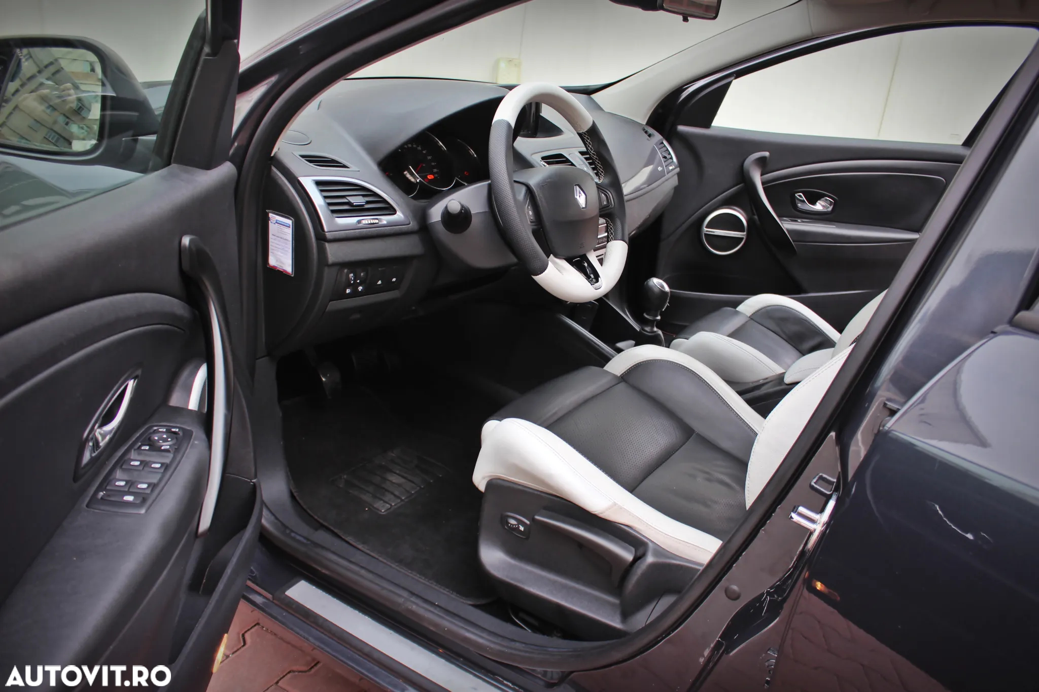 Renault Megane ENERGY dCi 110 GT LINE - 14