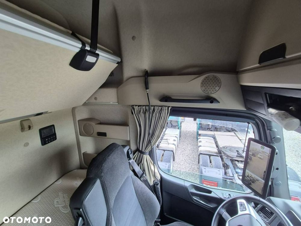 Mercedes-Benz actros - 27